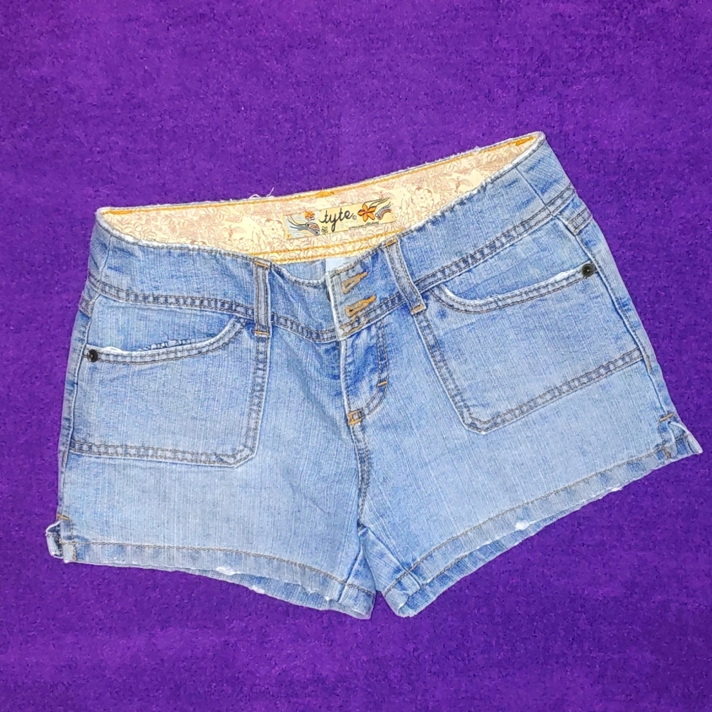 💥 Tyte jeans shorts for girls
